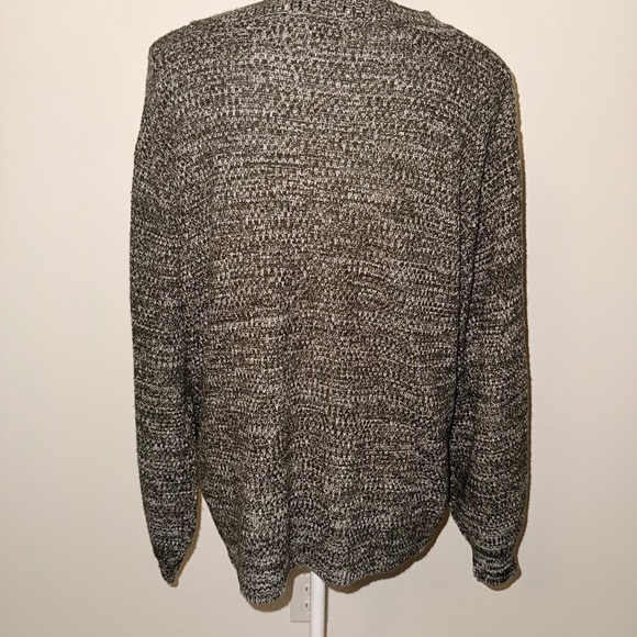 Zenana Outfitters Black and Gray Crewneck Sweater - Picture 1 of 3